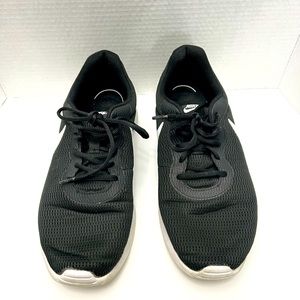 Nike Roshe shoes - size 10.5 - black silver white